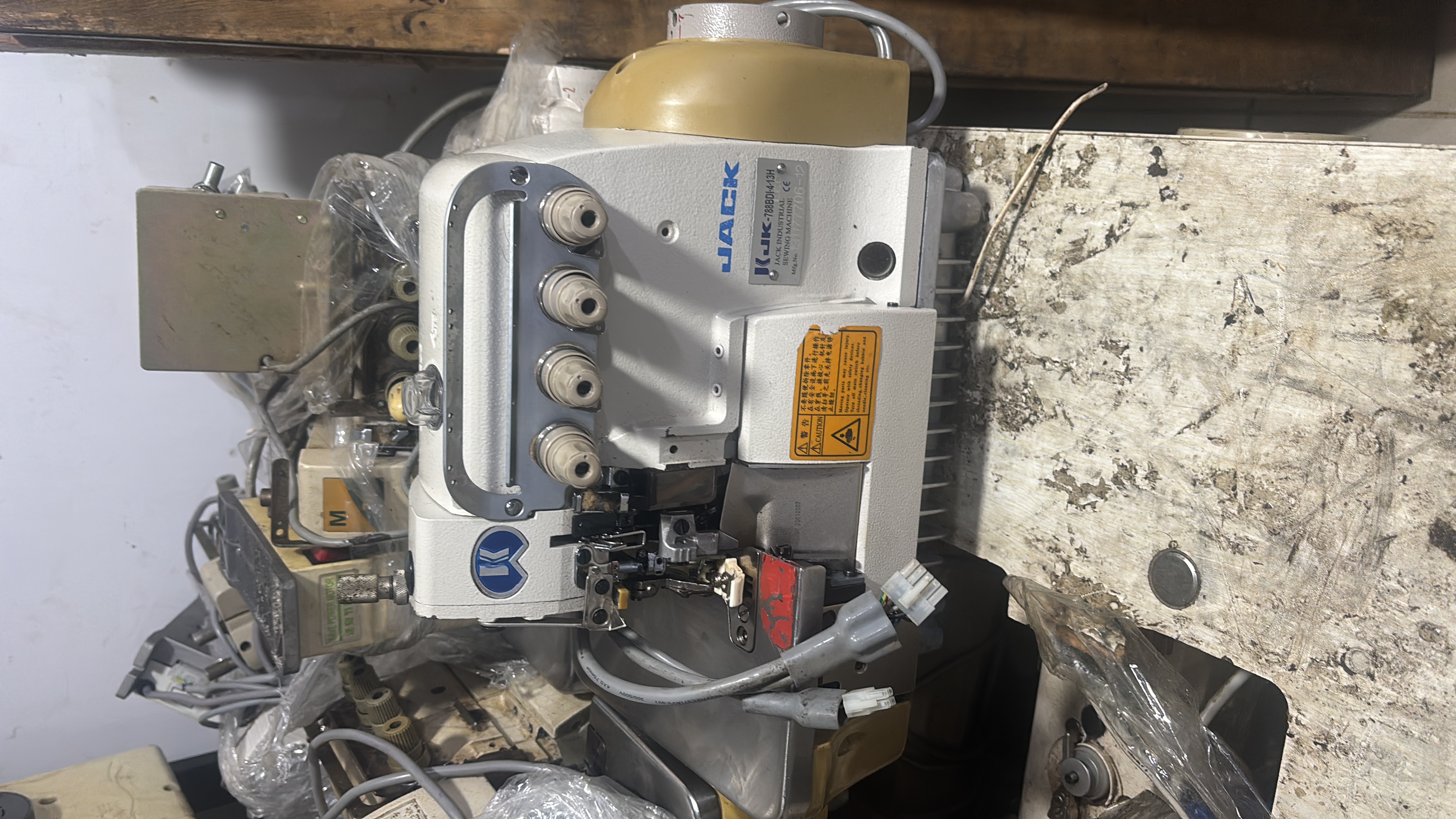 Jack Overlock sewing machine